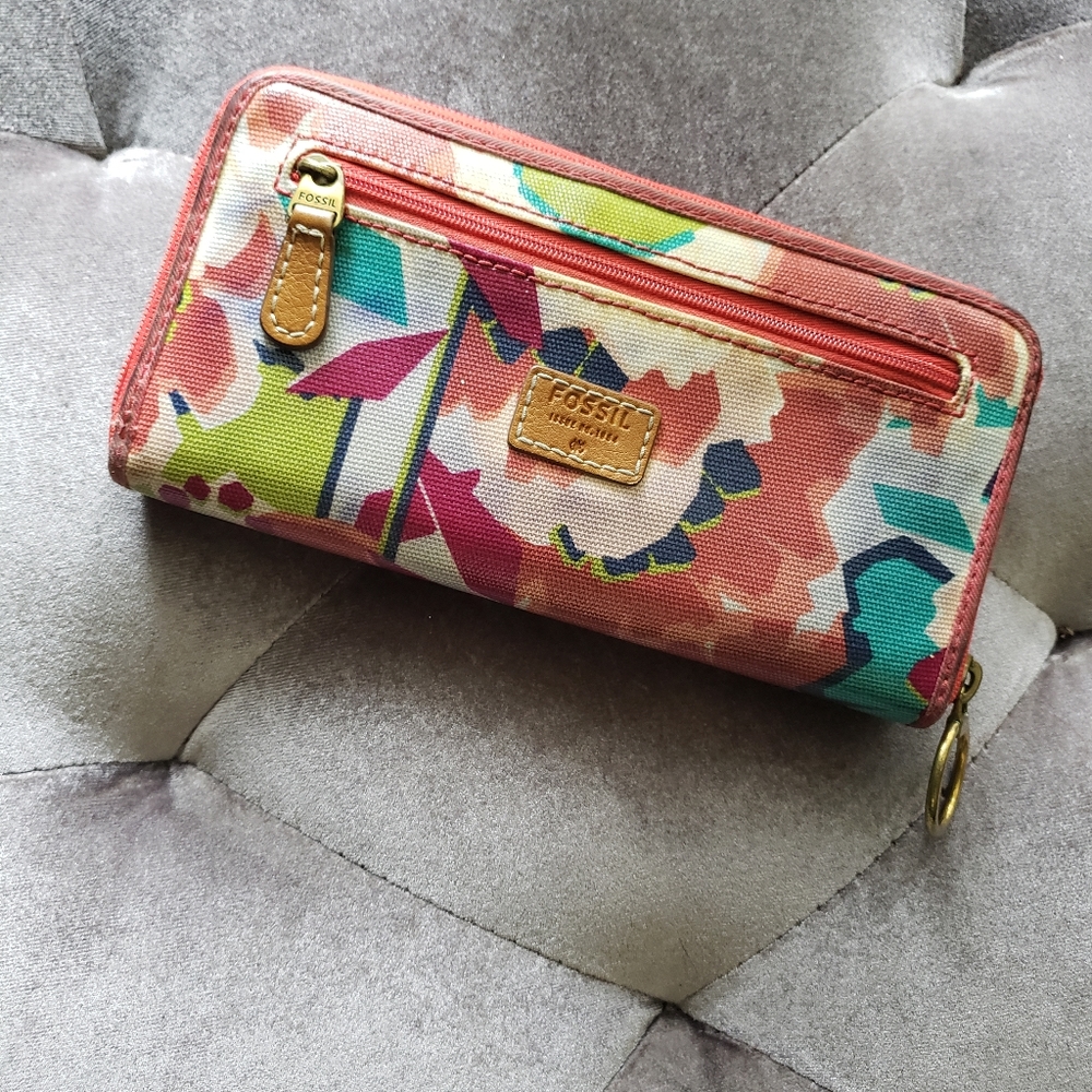 Fossil keyper wallet